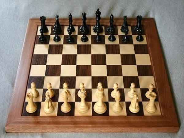 Cách sắp xếp bàn cờ vua đúng chuẩn theo luật cờ vua