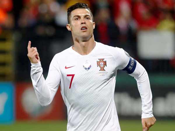 Cristiano Ronaldo có bao nhiêu bàn thắng trong sự nghiệp?