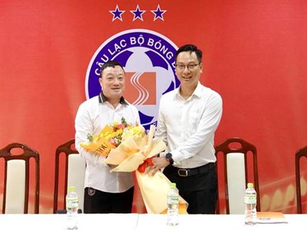 Bóng đá VN 15/7: CLB Đà Nẵng thưởng lớn cho HLV trưởng