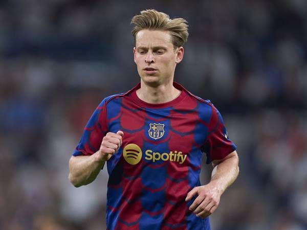 Tin Barca 16/10: Barcelona đau đầu với Frenkie de Jong