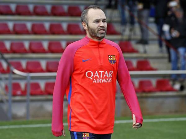 Tin BĐQT 9/10: Joan Laporta ca ngợi hết lời Andres Iniesta