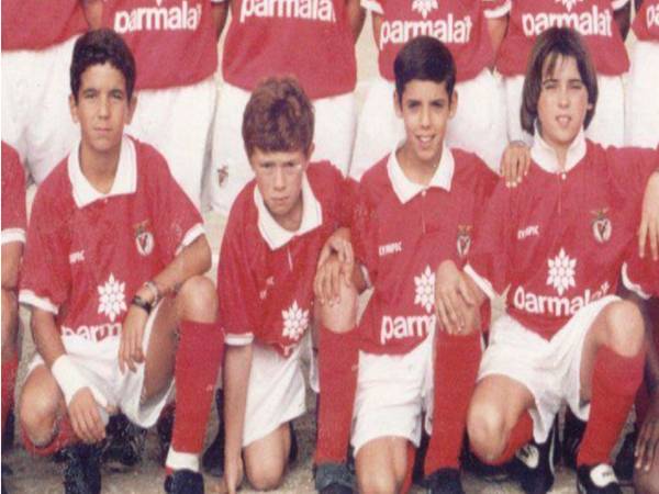 Tuổi thơ dữ dội và cú sốc đầu đời tại Benfica