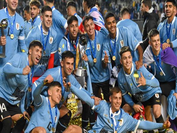 Ai là đội bóng vô địch World Cup đầu tiên?