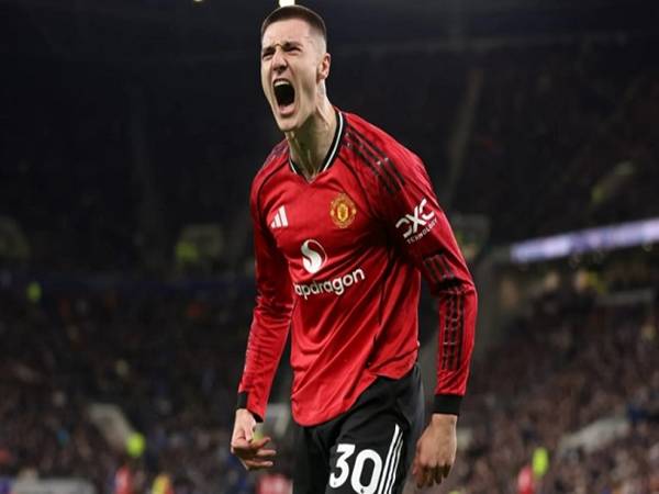 Tin MU: 2 sao trẻ đang giúp Man Utd vững ghế HLV